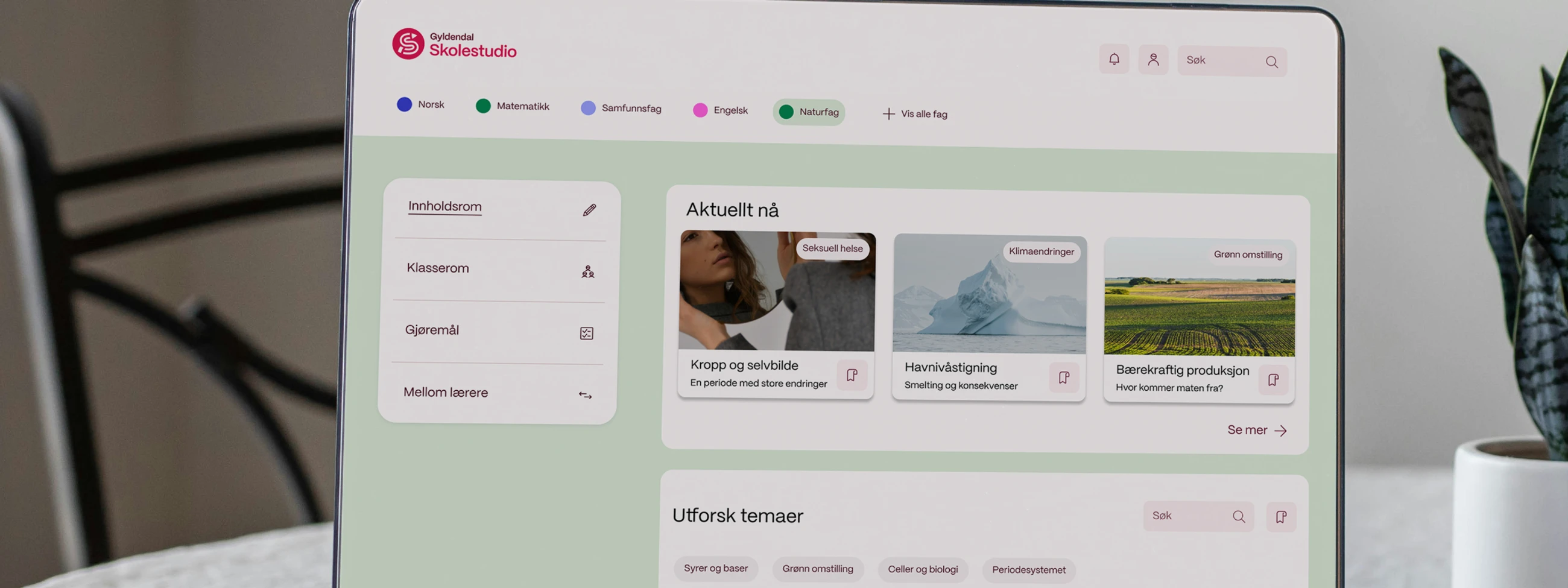 Skolestudio dashboard on a laptop